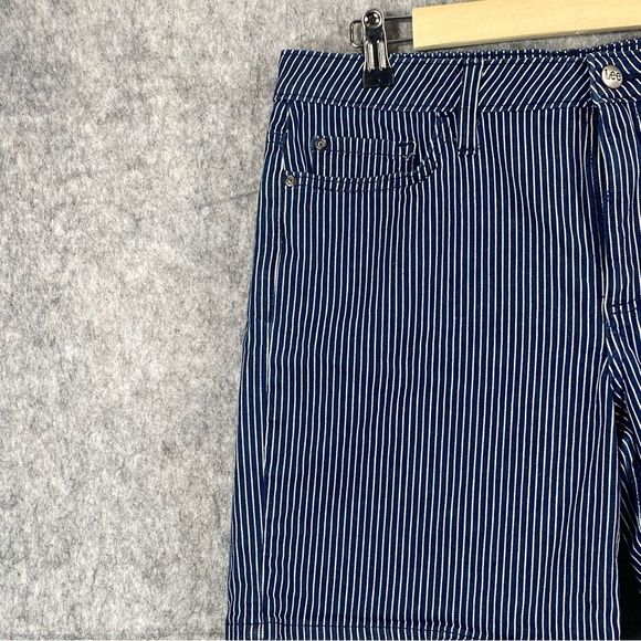 Lee Womens Blue/White Striped Regular Fit Short Mid Rise Shorts Size 14 Medium - Picture 4 of 11